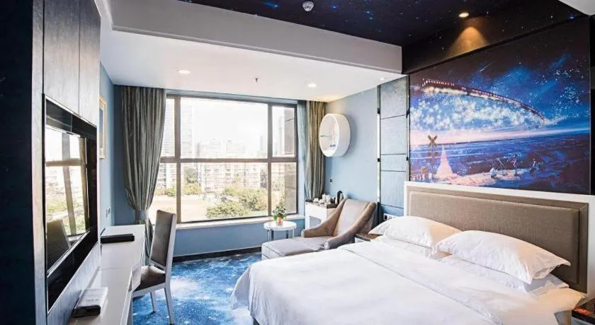 Bed in Guangzhou Rongjin hotel