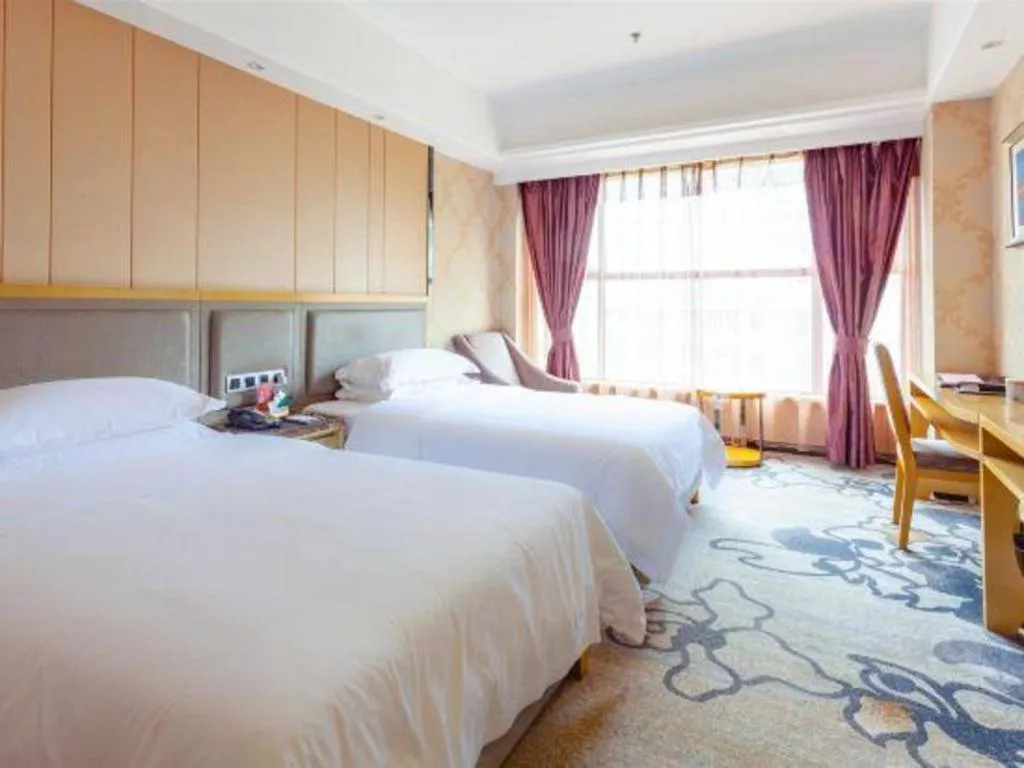 Bed in Guangzhou Rongjin hotel
