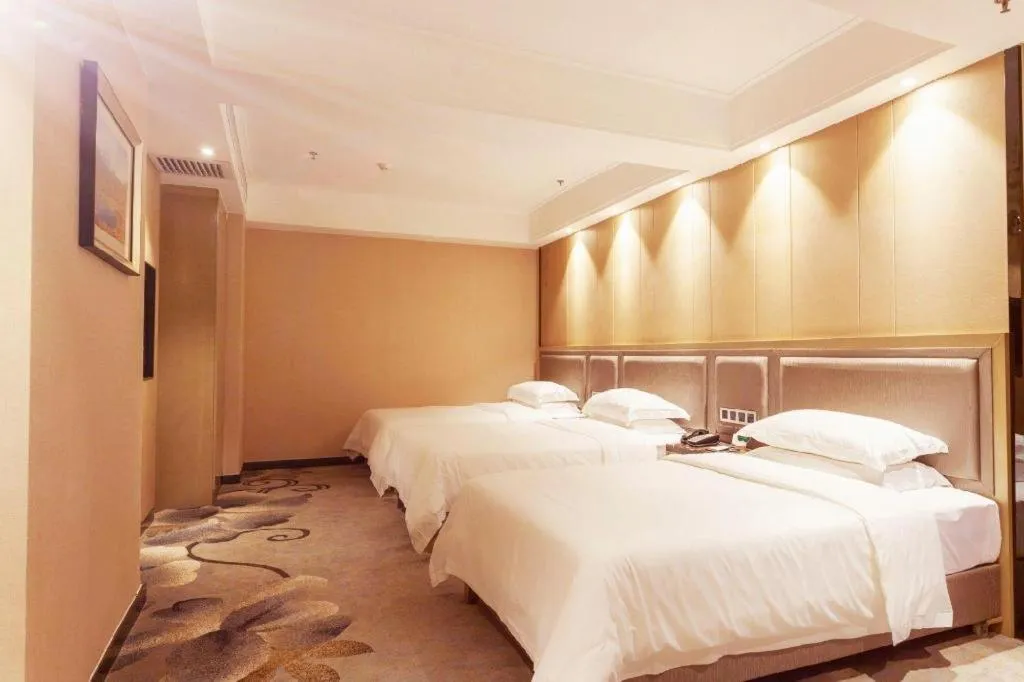 Bed in Guangzhou Rongjin hotel