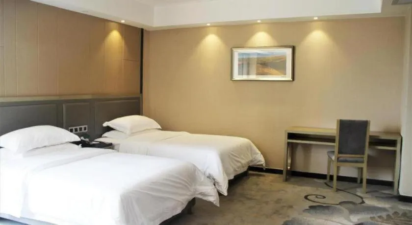 Bed in Guangzhou Rongjin hotel