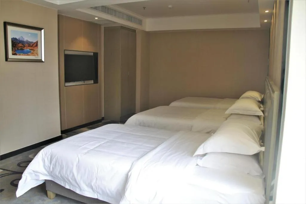 Bed in Guangzhou Rongjin hotel