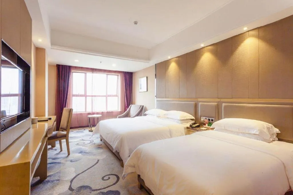 Bed in Guangzhou Rongjin hotel