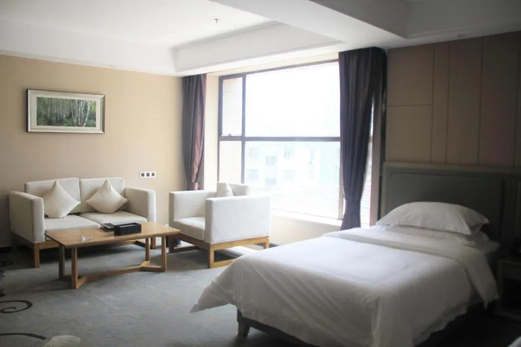 Bed in Guangzhou Rongjin hotel