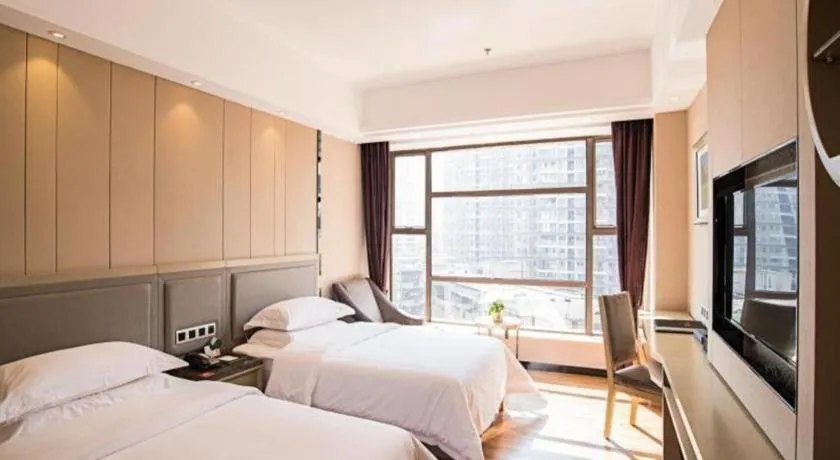 Bed in Guangzhou Rongjin hotel