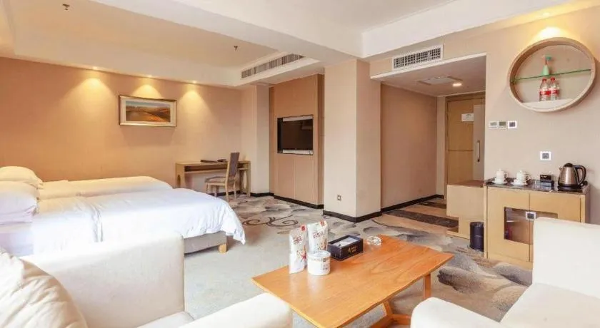 Bed in Guangzhou Rongjin hotel