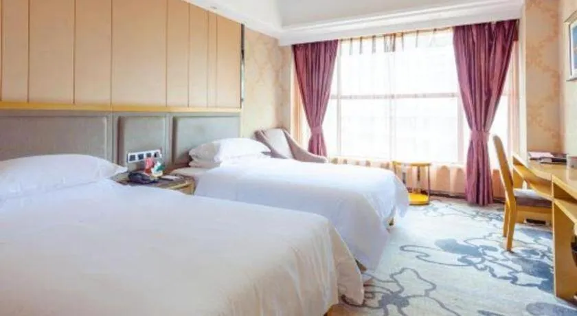 Bed in Guangzhou Rongjin hotel