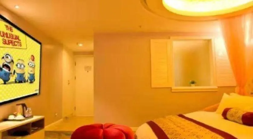 Bed in Guangzhou Impression Hotel