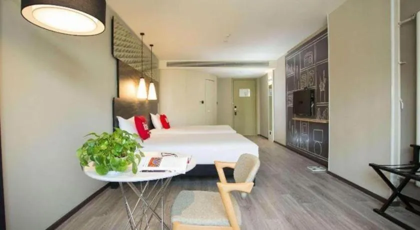 ibis Xi'an First Gaoxin RD