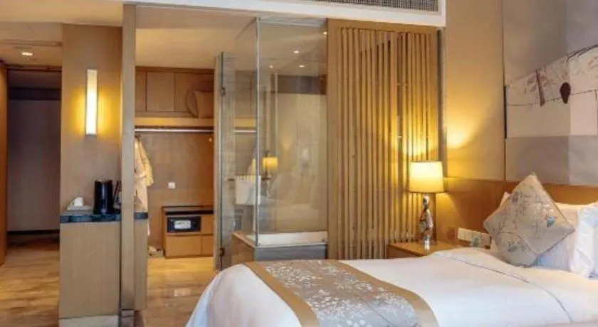 Bed in CITIC Jinling Hotel