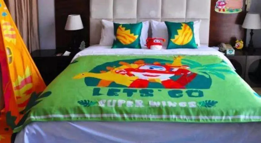 Bed in CITIC Jinling Hotel