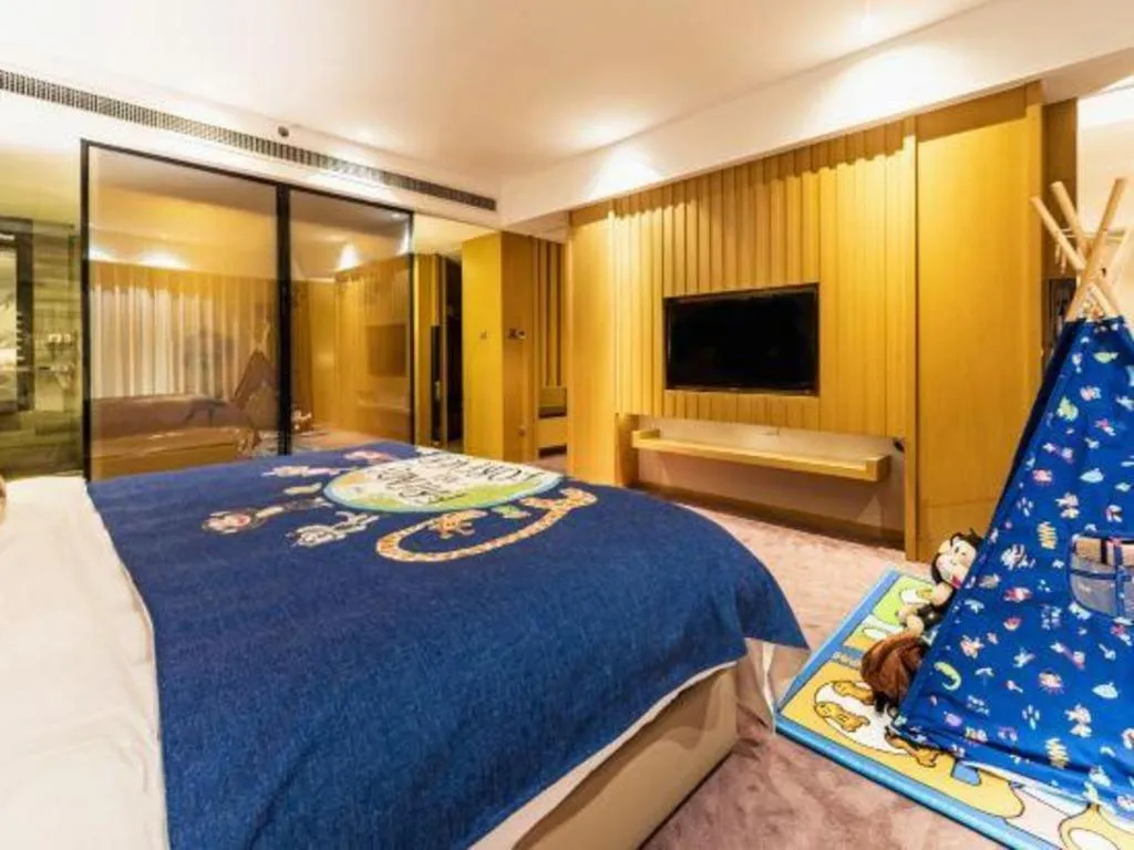 Bed in CITIC Jinling Hotel