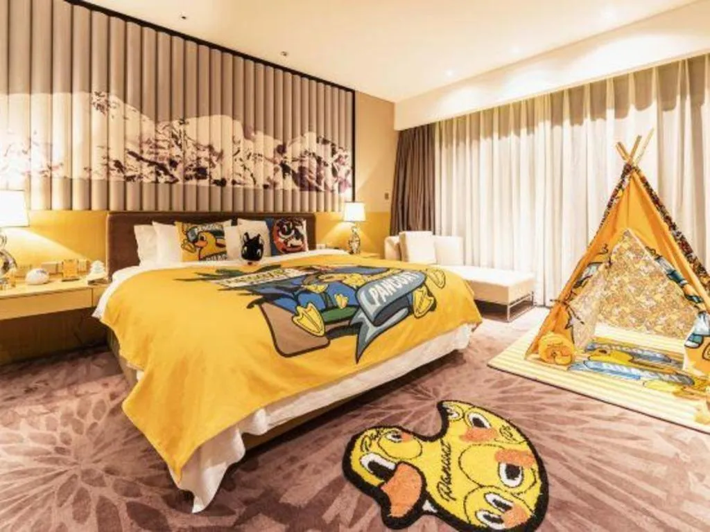 Bed in CITIC Jinling Hotel