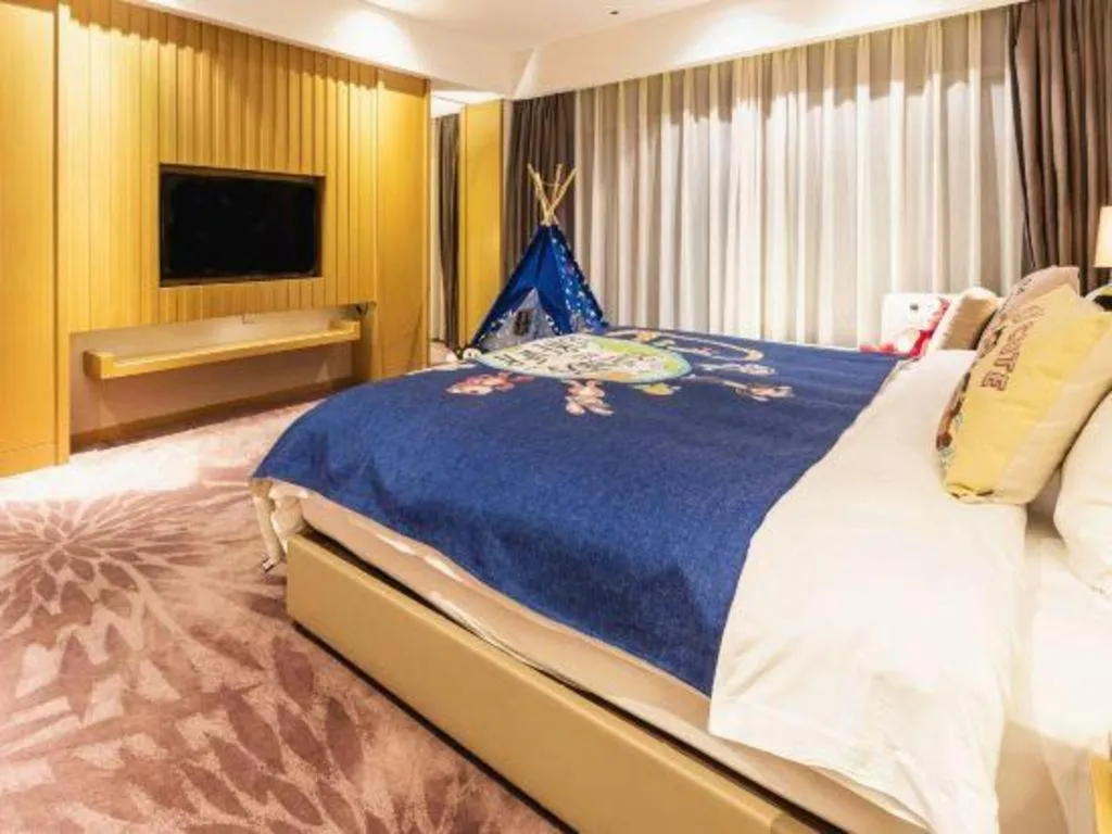Bed in CITIC Jinling Hotel