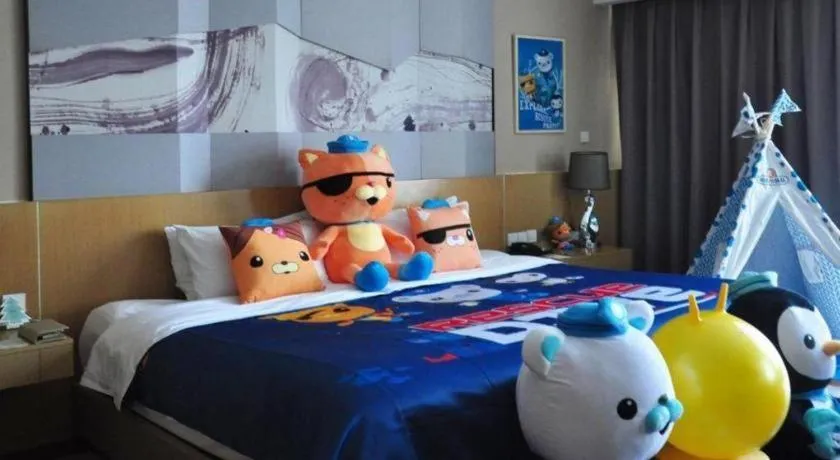 Bed in CITIC Jinling Hotel