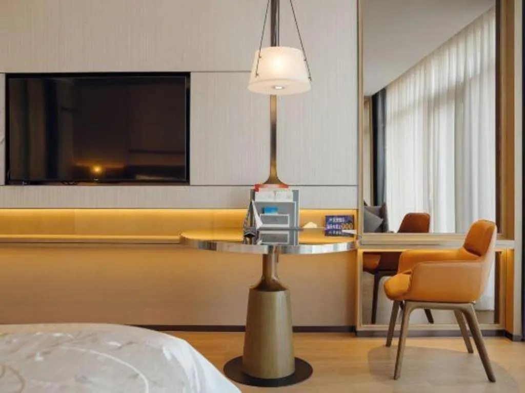 Bed in CITIC Jinling Hotel