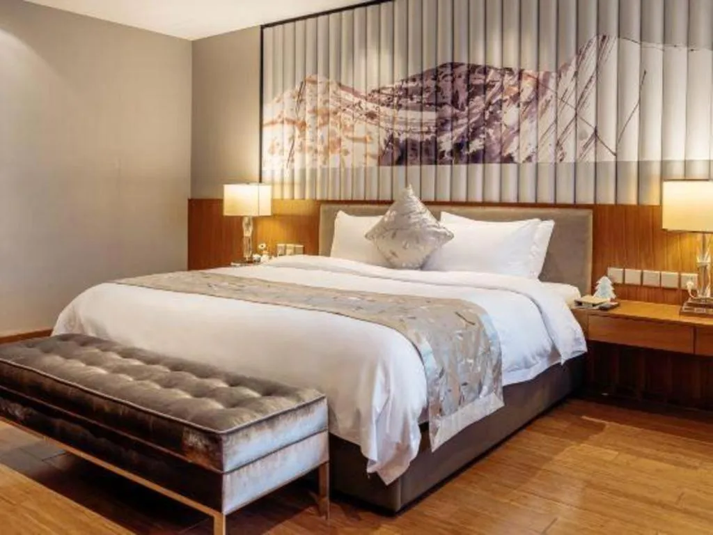 Bed in CITIC Jinling Hotel