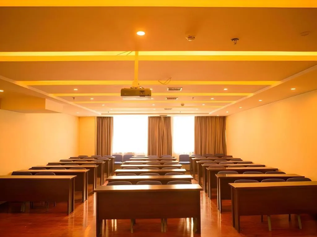 GreenTree Inn Fuyang Yijing International North Business