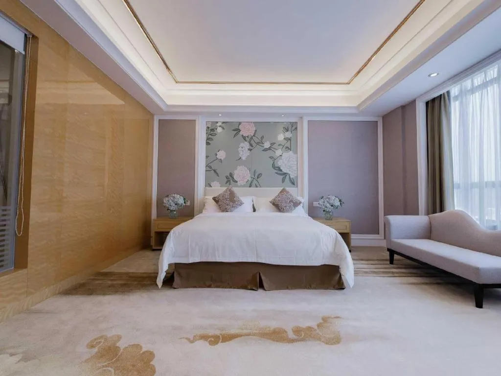 Bed in Vienna International Shenzhen Tianan Digital City