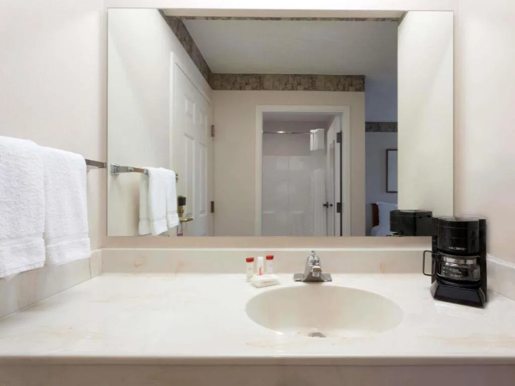 Ramada by Wyndham SeaTac Airport North