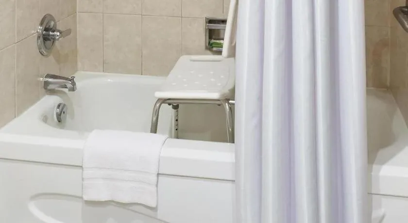 Bed in Best Western Plus Waterfront Hotel