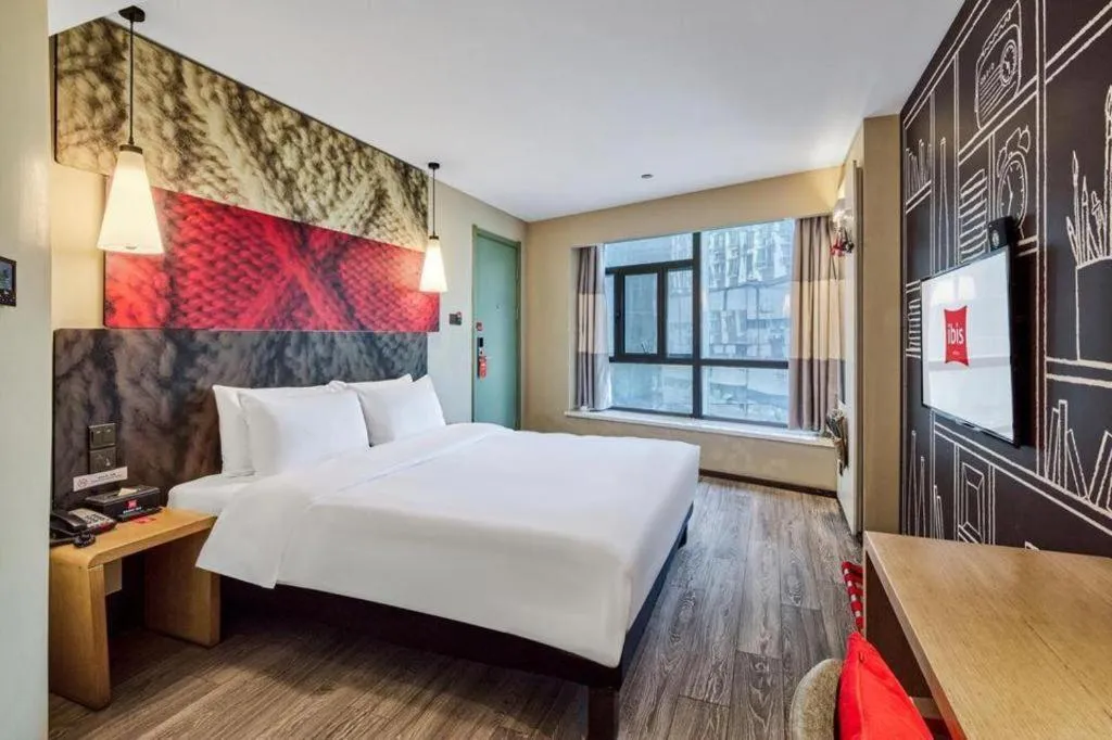 Bed in ibis Xian South Gate