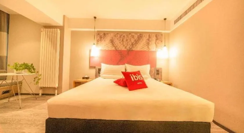 Bed in ibis Shenyang north station