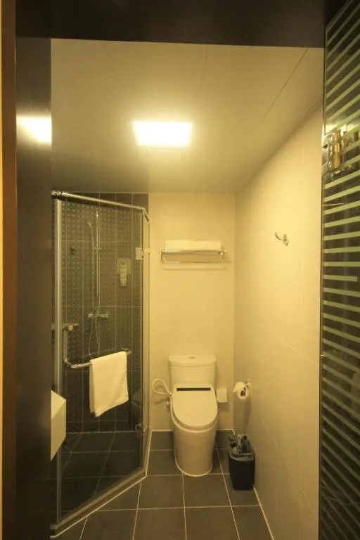 ibis Shenyang north station