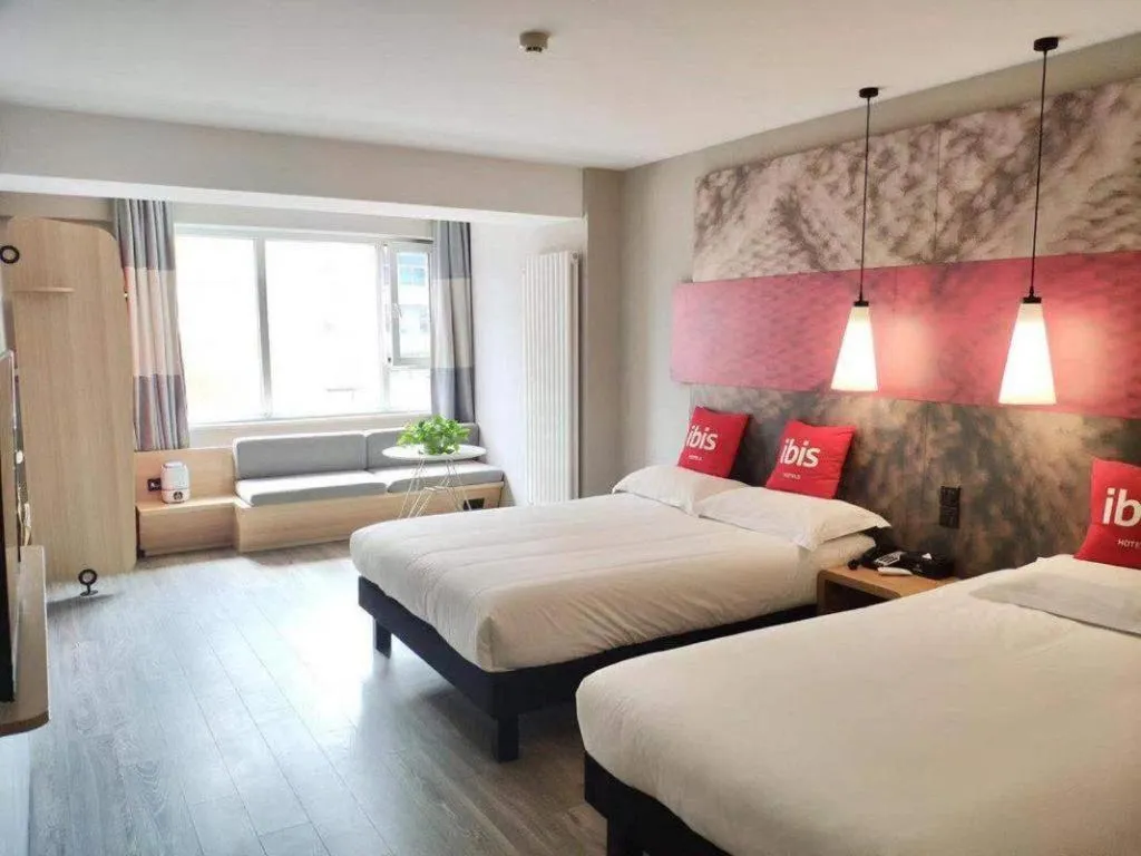 Bed in ibis Shenyang north station