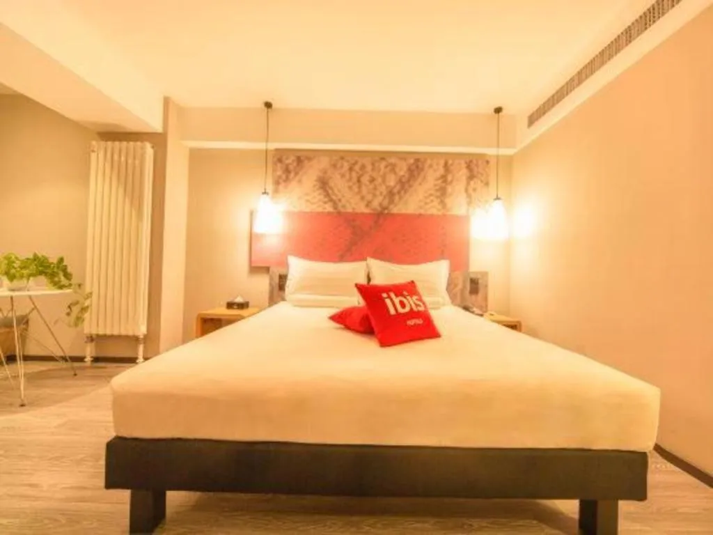Bed in ibis Shenyang north station