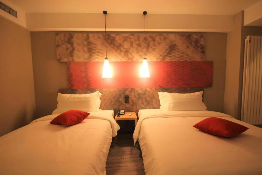Bed in ibis Shenyang north station