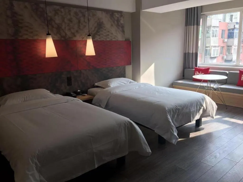 Bed in ibis Shenyang north station
