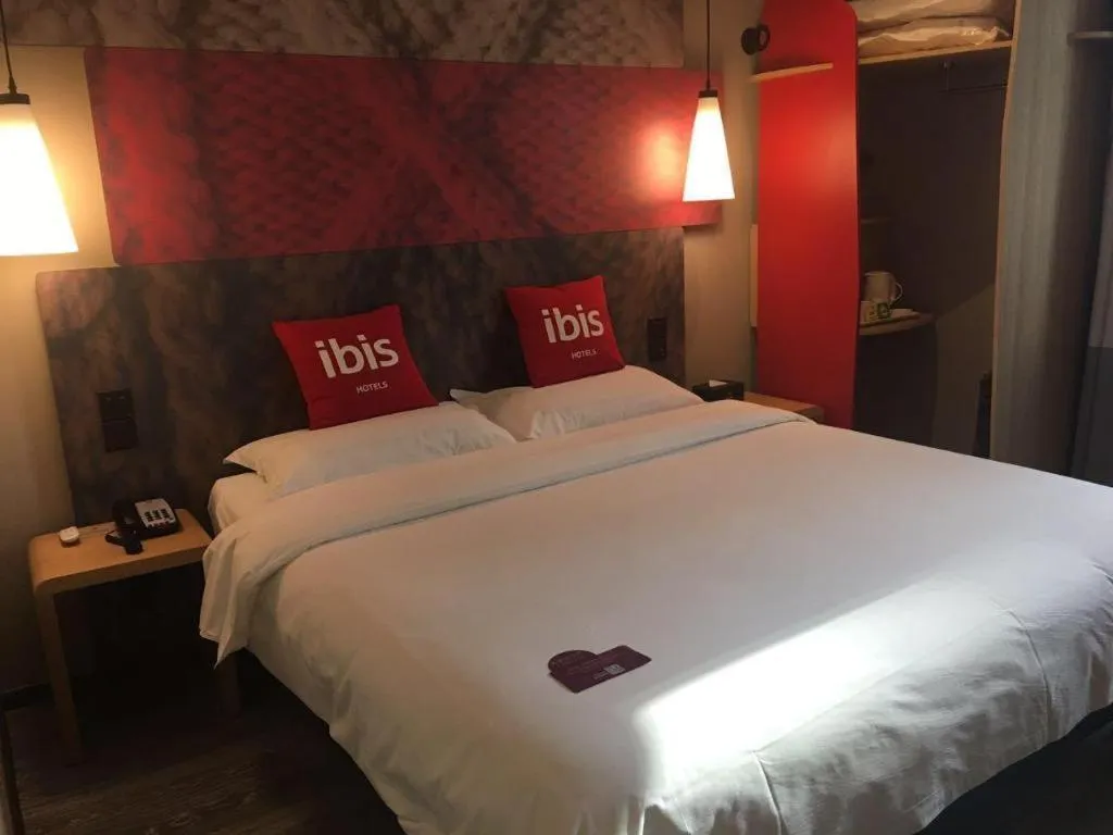 Bed in ibis Shenyang north station