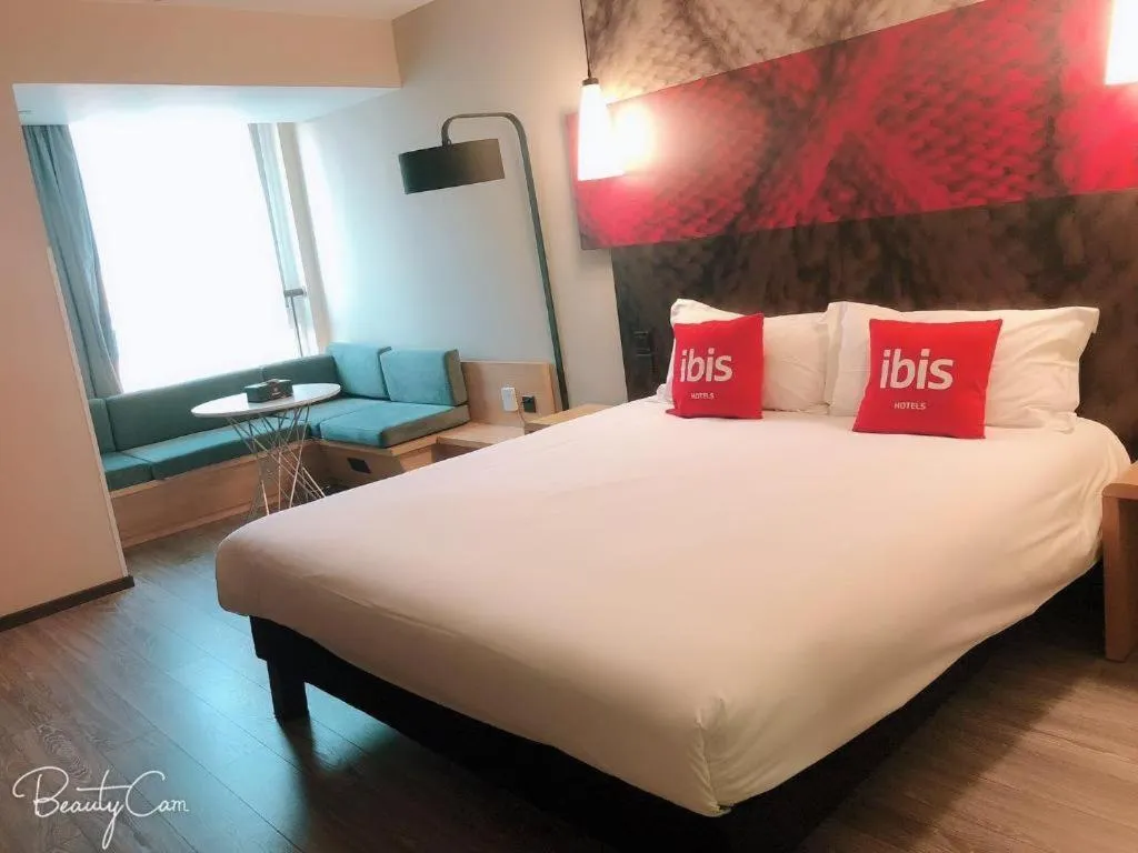 Bed in ibis Wuxi Jiangnan University