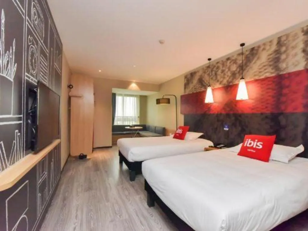 Bed in ibis Wuxi Jiangnan University