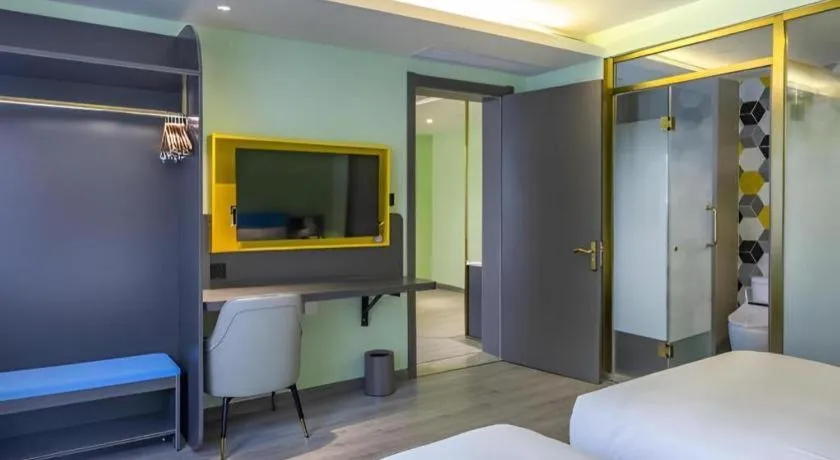 Bed in ibis Styles Beijing Capital Airport Hotel