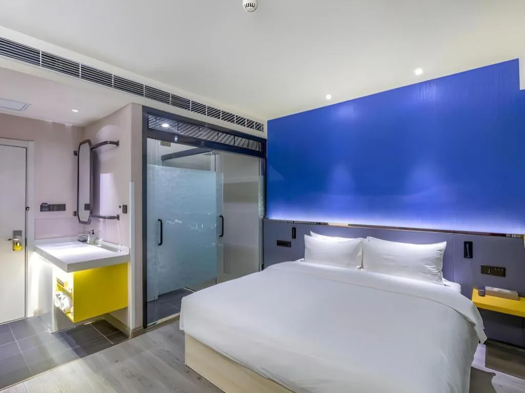 Bed in ibis Styles Beijing Capital Airport Hotel