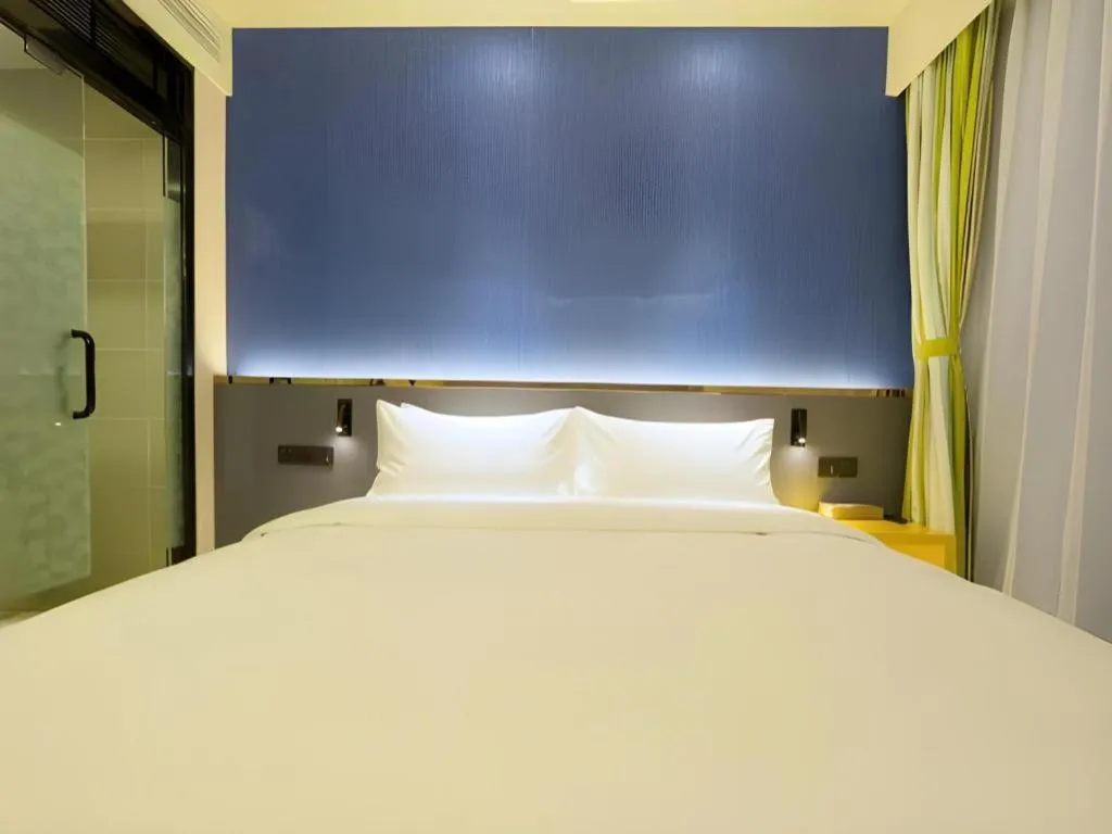 Bed in ibis Styles Beijing Capital Airport Hotel