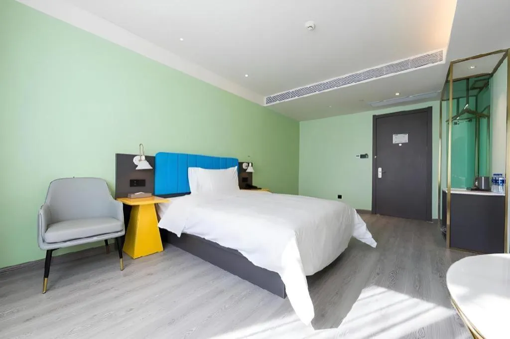 Bed in ibis Styles Beijing Capital Airport Hotel