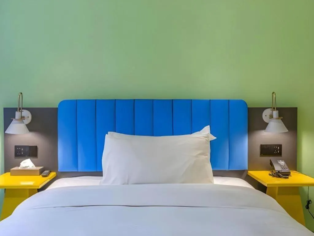 Bed in ibis Styles Beijing Capital Airport Hotel