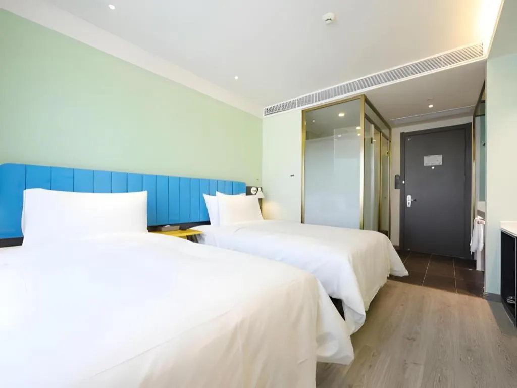 Bed in ibis Styles Beijing Capital Airport Hotel