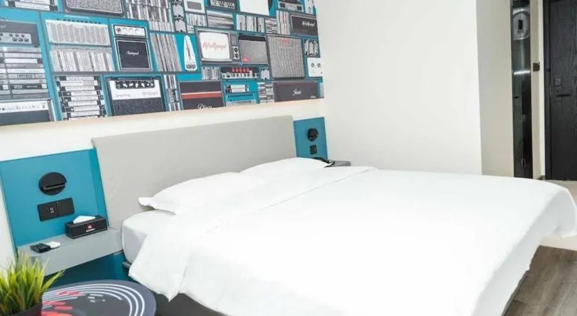 Bed in ibis Tianjin Wuqing Hotel