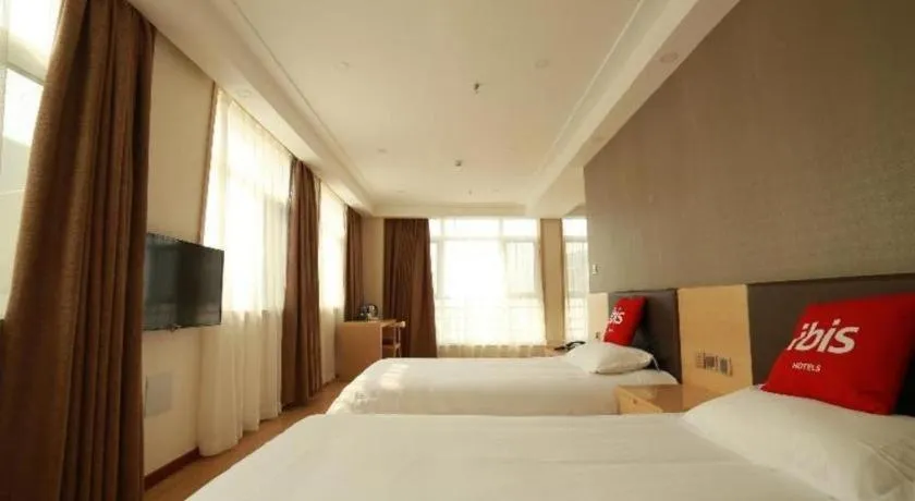 Bed in ibis Tianjin Wuqing Hotel