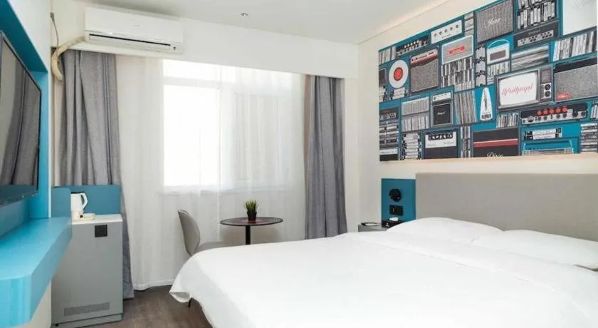 Bed in ibis Tianjin Wuqing Hotel