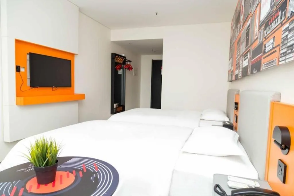 Bed in ibis Tianjin Wuqing Hotel