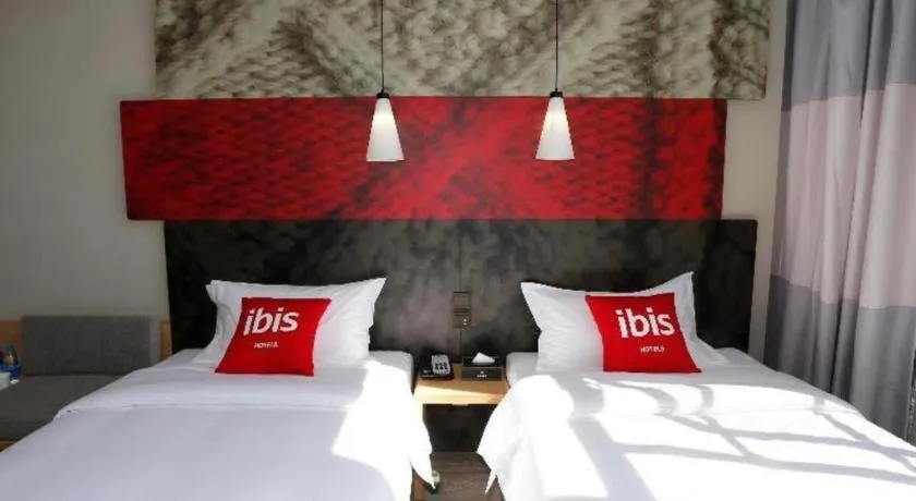 Bed in ibis Kunming Beijing Rd