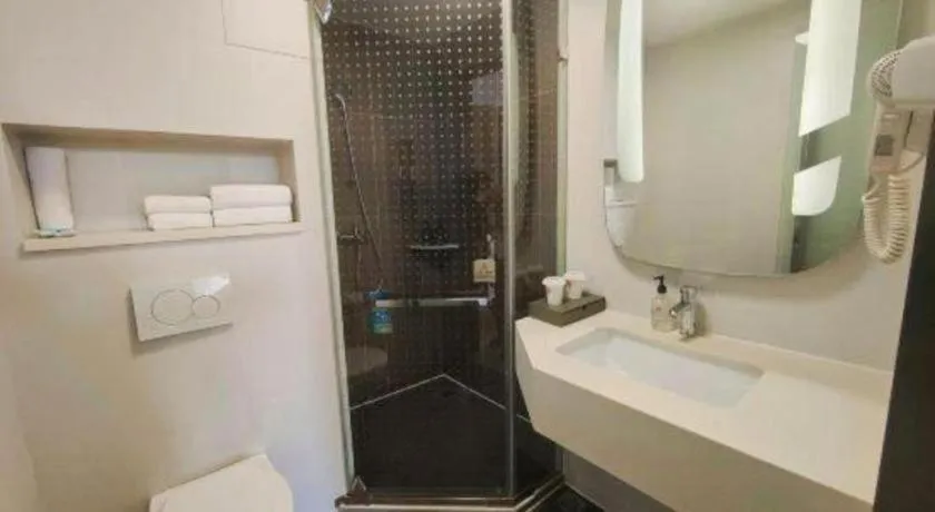 ibis Kunming Beijing Rd