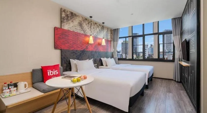 Bed in ibis Kunming Beijing Rd