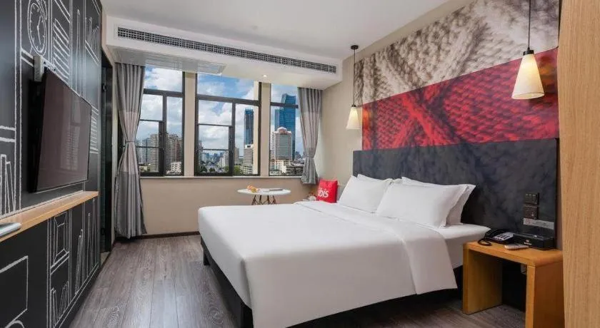 Bed in ibis Kunming Beijing Rd