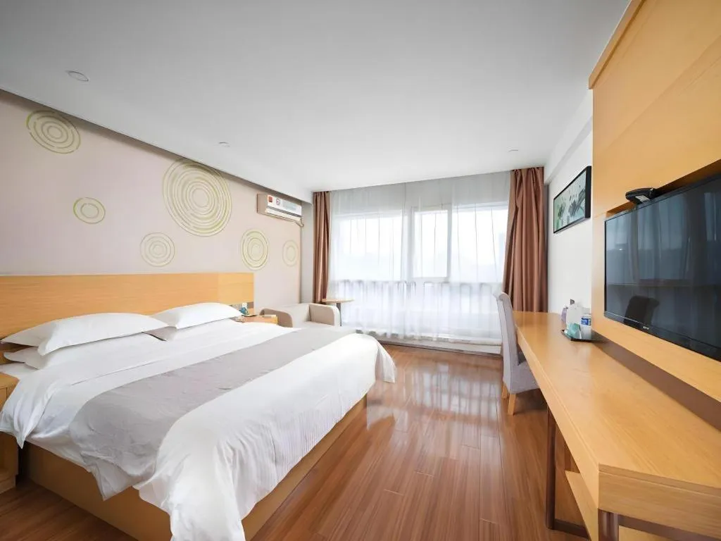 Bed in GreenTree Inn Yancheng Jiefang Road Express Hotel