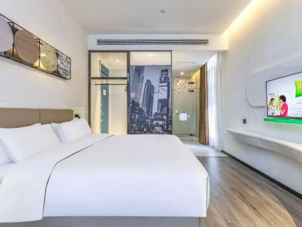 Bed in ibis Styles Kunming Nanping Hotel
